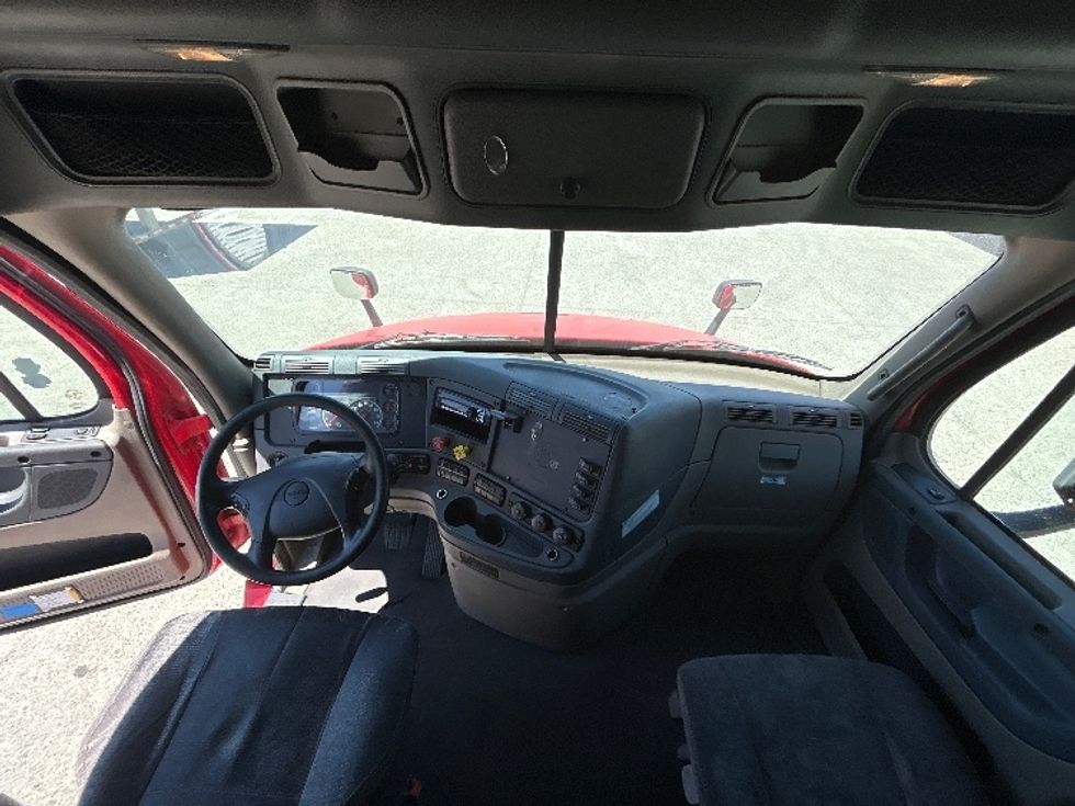 Sleeper Tractor-Heavy Duty Tractors-Freightliner-2020-Cascadia 11364ST-Torrance-CA-554,373\n\t\tmiles-$ 43,750 - Image 12