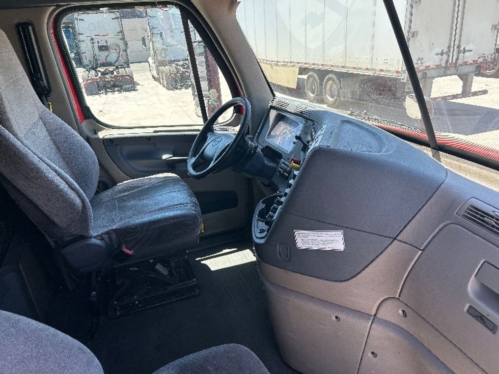 Sleeper Tractor-Heavy Duty Tractors-Freightliner-2020-Cascadia 11364ST-Torrance-CA-554,373\n\t\tmiles-$ 43,750 - Image 15