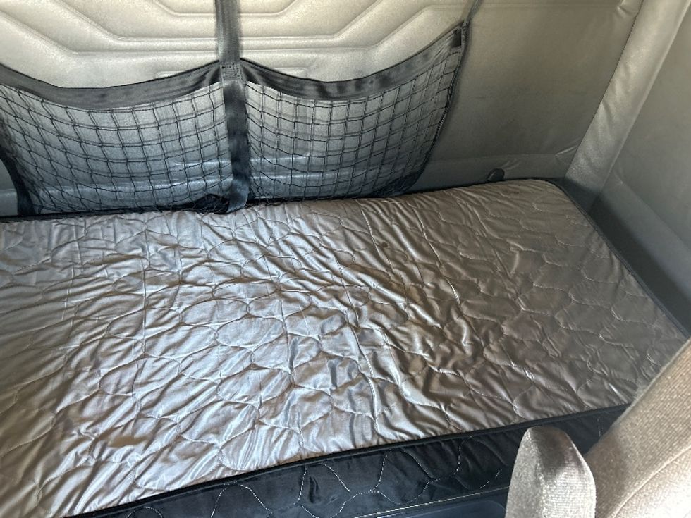 Sleeper Tractor-Heavy Duty Tractors-Freightliner-2020-Cascadia 11364ST-Torrance-CA-554,373\n\t\tmiles-$ 43,750 - Image 17