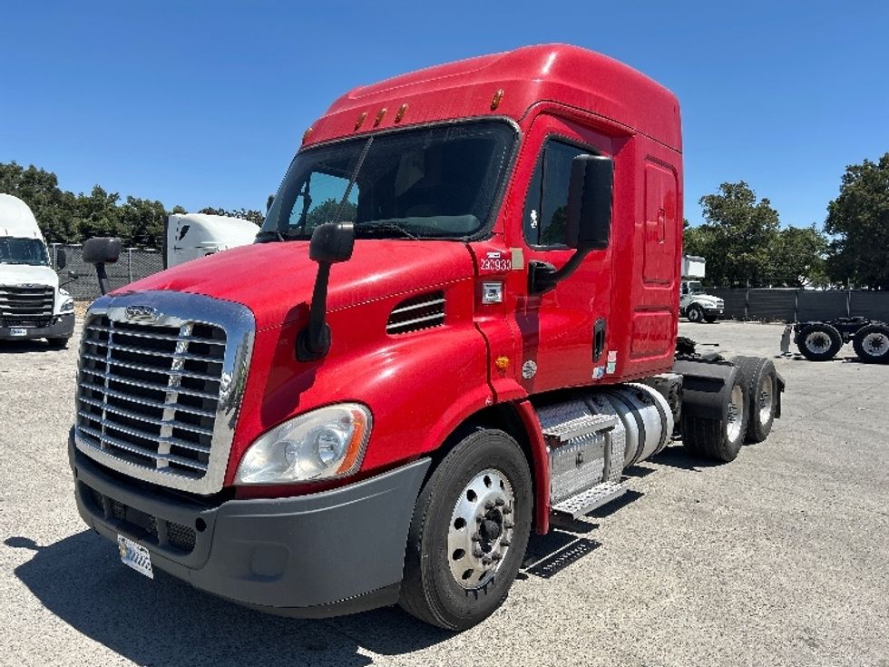 Sleeper Tractor-Heavy Duty Tractors-Freightliner-2020-Cascadia 11364ST-Torrance-CA-554,373\n\t\tmiles-$ 43,750 - Image 3