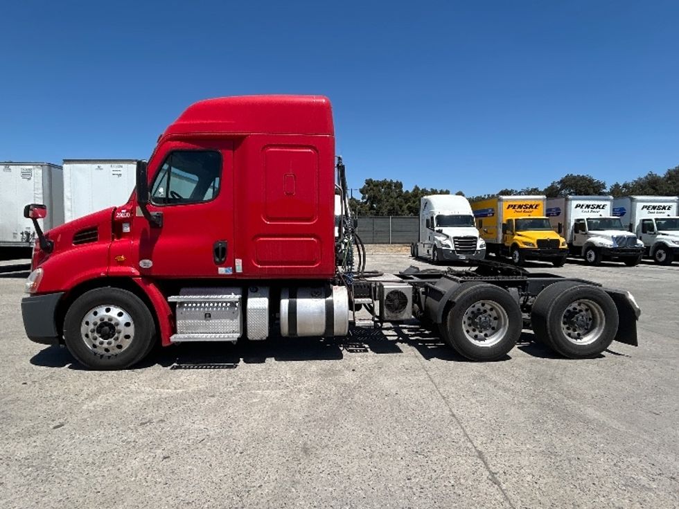 Sleeper Tractor-Heavy Duty Tractors-Freightliner-2020-Cascadia 11364ST-Torrance-CA-554,373\n\t\tmiles-$ 43,750 - Image 4