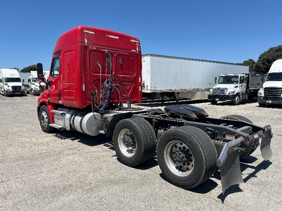Sleeper Tractor-Heavy Duty Tractors-Freightliner-2020-Cascadia 11364ST-Torrance-CA-554,373\n\t\tmiles-$ 43,750 - Image 5