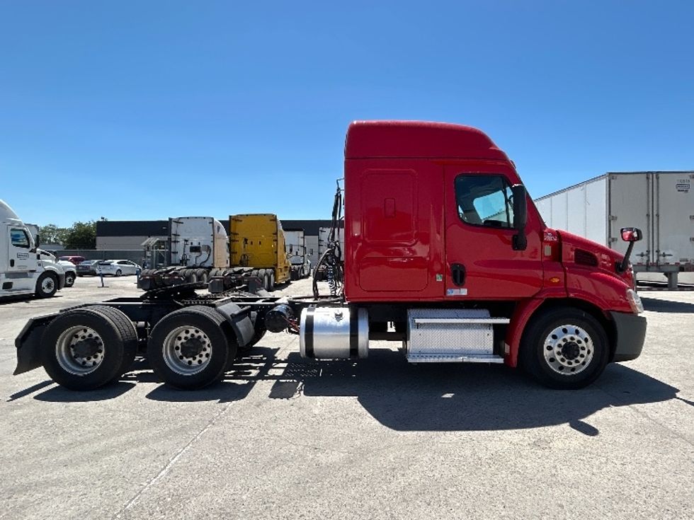 Sleeper Tractor-Heavy Duty Tractors-Freightliner-2020-Cascadia 11364ST-Torrance-CA-554,373\n\t\tmiles-$ 43,750 - Image 8