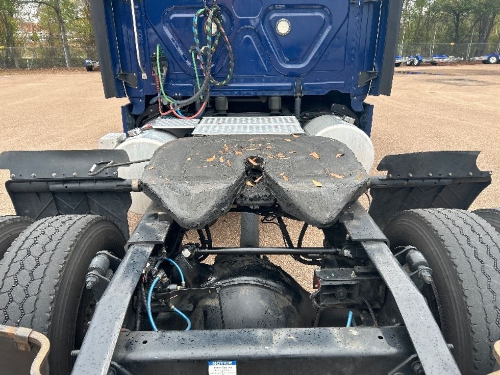 Sleeper Tractor-Heavy Duty Tractors-Freightliner-2020-Cascadia 12542ST-Jackson-MS-690,957\n\t\tmiles-$ 38,250 - Image 6