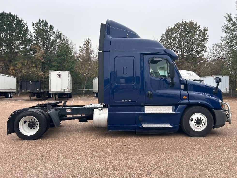Sleeper Tractor-Heavy Duty Tractors-Freightliner-2020-Cascadia 12542ST-Jackson-MS-690,957\n\t\tmiles-$ 38,250 - Image 8