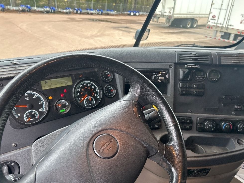 Sleeper Tractor-Heavy Duty Tractors-Freightliner-2020-Cascadia 12542ST-Jackson-MS-712,060\n\t\tmiles-$ 36,750 - Image 11
