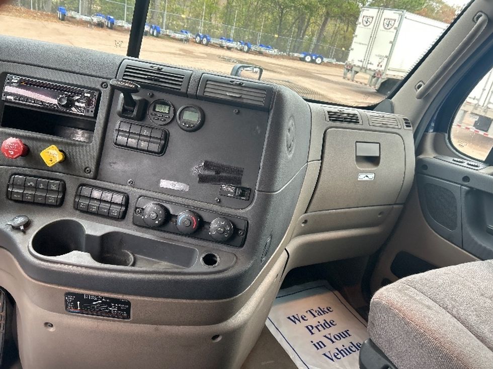 Sleeper Tractor-Heavy Duty Tractors-Freightliner-2020-Cascadia 12542ST-Jackson-MS-712,060\n\t\tmiles-$ 36,750 - Image 12