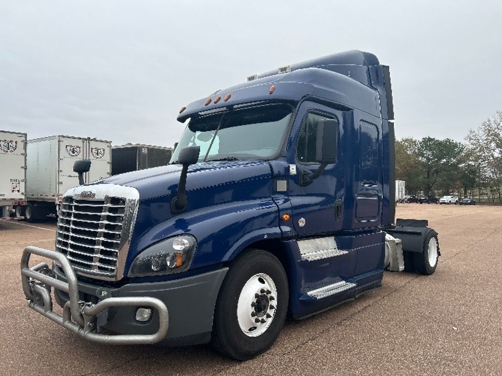 Sleeper Tractor-Heavy Duty Tractors-Freightliner-2020-Cascadia 12542ST-Jackson-MS-712,060\n\t\tmiles-$ 36,750 - Image 3