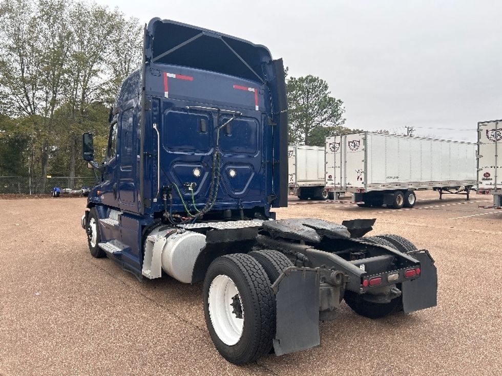 Sleeper Tractor-Heavy Duty Tractors-Freightliner-2020-Cascadia 12542ST-Jackson-MS-712,060\n\t\tmiles-$ 36,750 - Image 5