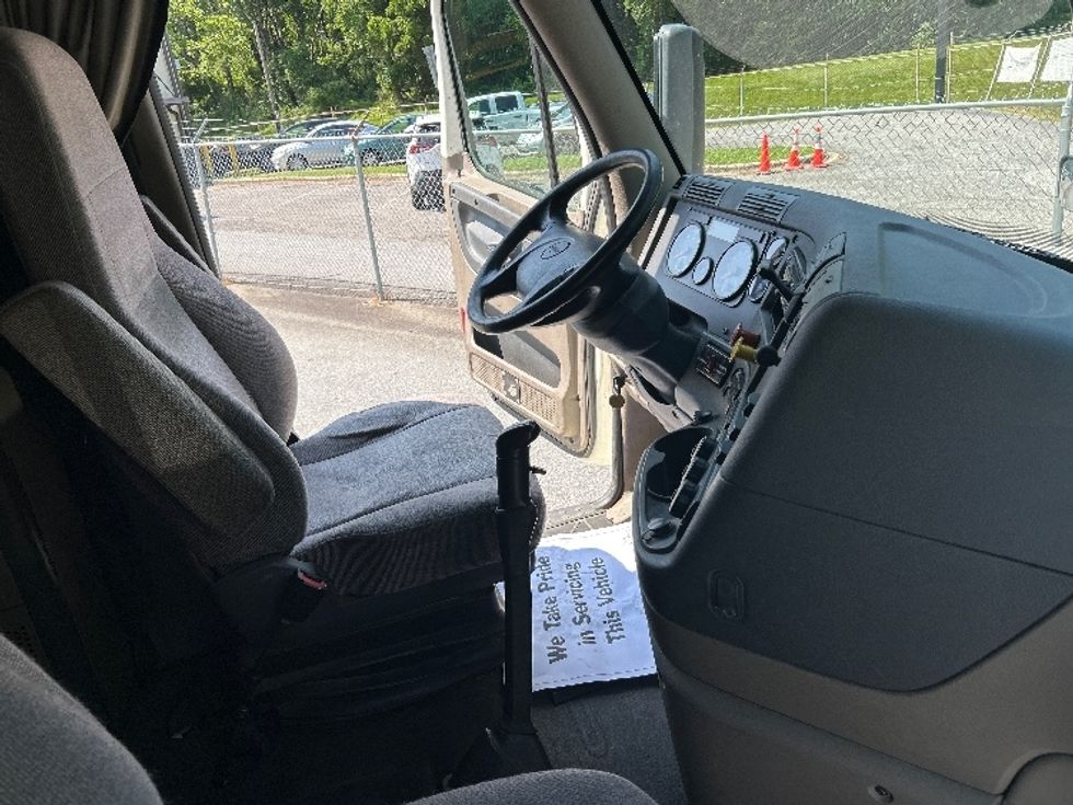 Sleeper Tractor-Heavy Duty Tractors-Freightliner-2020-Cascadia 12564ST-Asheville-NC-567,785\n\t\tmiles-$ 46,500 - Image 15