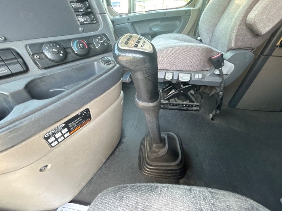 Sleeper Tractor-Heavy Duty Tractors-Freightliner-2020-Cascadia 12564ST-Asheville-NC-567,785\n\t\tmiles-$ 46,500 - Image 22