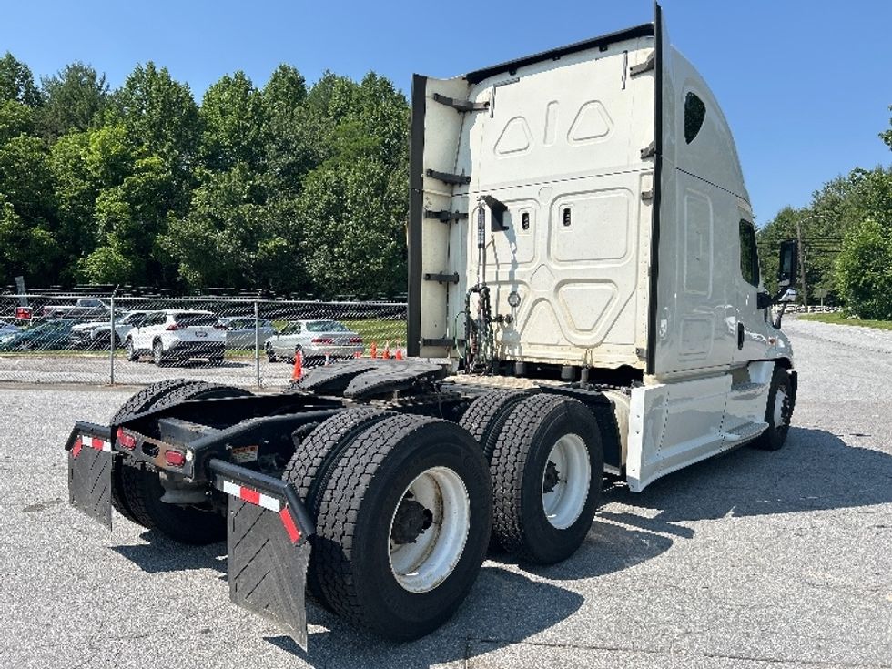 Sleeper Tractor-Heavy Duty Tractors-Freightliner-2020-Cascadia 12564ST-Asheville-NC-567,785\n\t\tmiles-$ 46,500 - Image 7