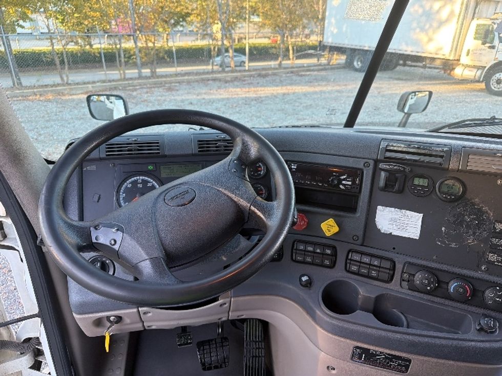 Sleeper Tractor-Heavy Duty Tractors-Freightliner-2020-Cascadia 12564ST-Atlanta-GA-363,007\n\t\tmiles-$ 63,250 - Image 11