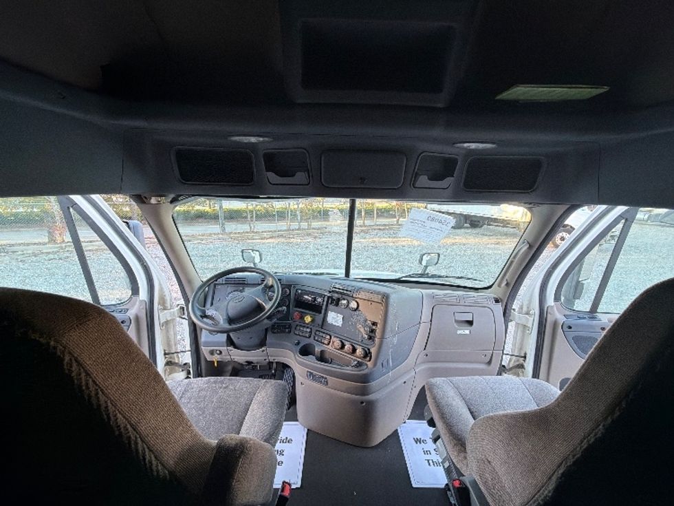 Sleeper Tractor-Heavy Duty Tractors-Freightliner-2020-Cascadia 12564ST-Atlanta-GA-363,007\n\t\tmiles-$ 63,250 - Image 12