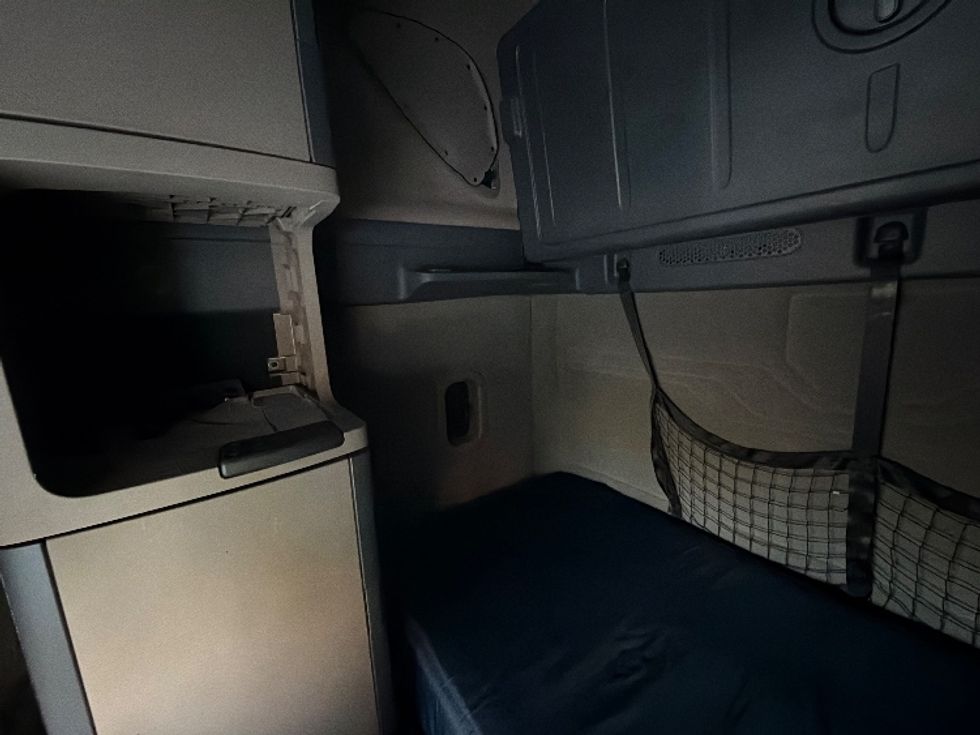 Sleeper Tractor-Heavy Duty Tractors-Freightliner-2020-Cascadia 12564ST-Atlanta-GA-363,007\n\t\tmiles-$ 63,250 - Image 18