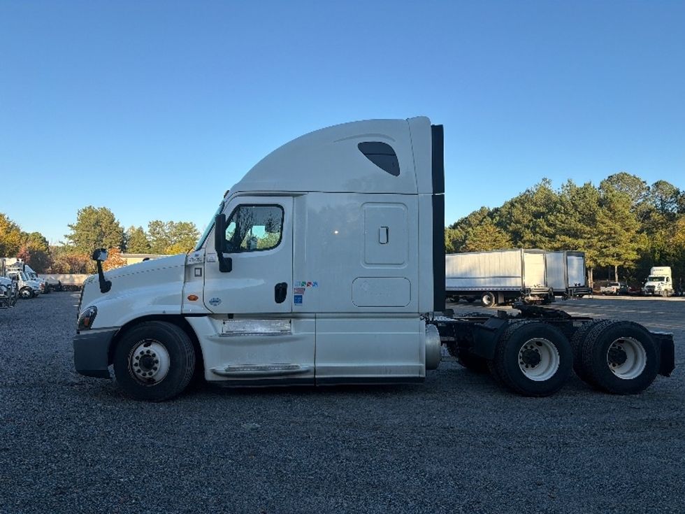 Sleeper Tractor-Heavy Duty Tractors-Freightliner-2020-Cascadia 12564ST-Atlanta-GA-363,007\n\t\tmiles-$ 63,250 - Image 4