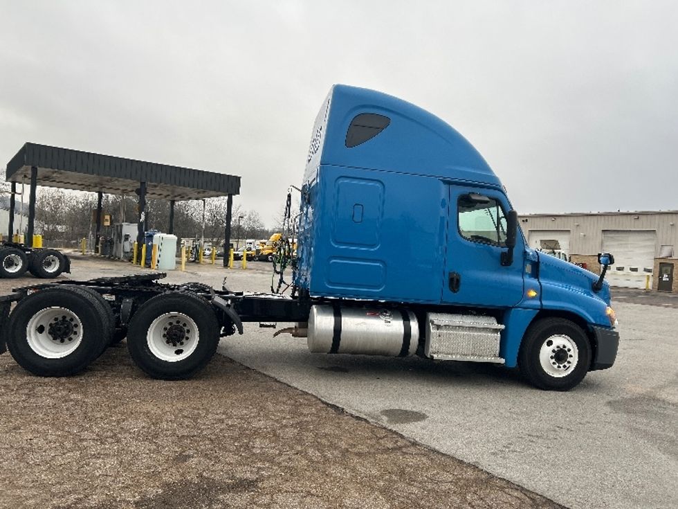 Sleeper Tractor-Heavy Duty Tractors-Freightliner-2020-Cascadia 12564ST-Chattanooga-TN-587,176\n\t\tmiles-$ 43,500 - Image 8