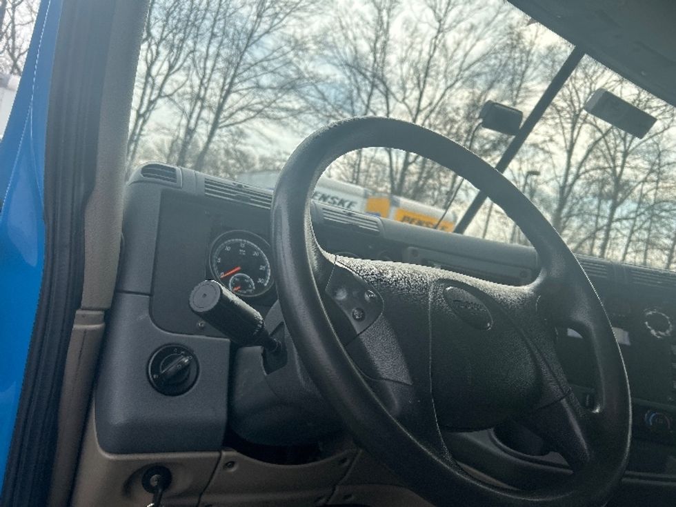 Sleeper Tractor-Heavy Duty Tractors-Freightliner-2020-Cascadia 12564ST-Chattanooga-TN-689,842\n\t\tmiles-$ 35,000 - Image 11