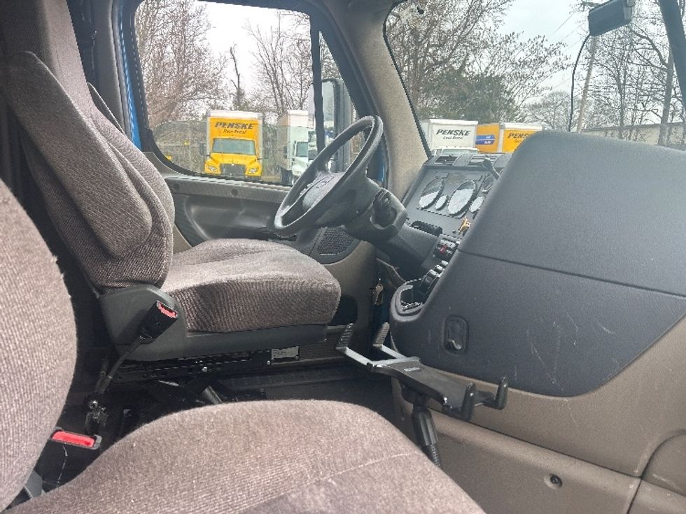 Sleeper Tractor-Heavy Duty Tractors-Freightliner-2020-Cascadia 12564ST-Chattanooga-TN-689,842\n\t\tmiles-$ 35,000 - Image 15