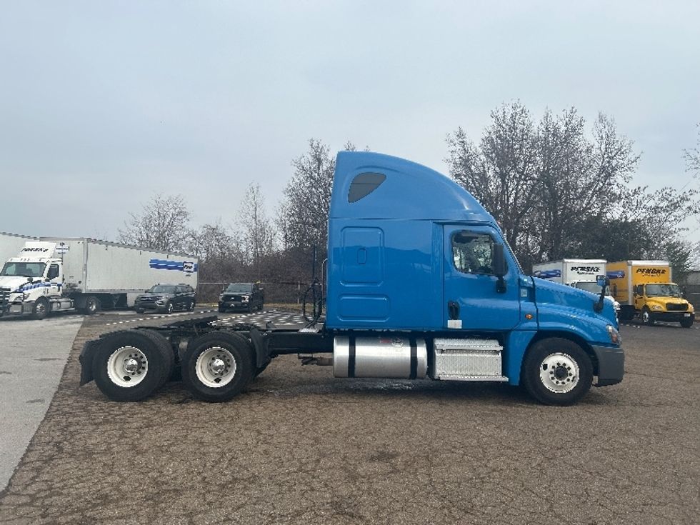Sleeper Tractor-Heavy Duty Tractors-Freightliner-2020-Cascadia 12564ST-Chattanooga-TN-689,842\n\t\tmiles-$ 35,000 - Image 8