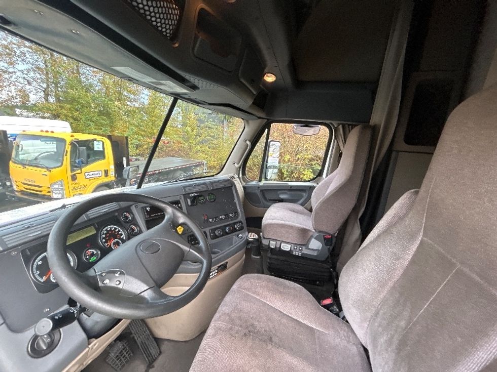 Sleeper Tractor-Heavy Duty Tractors-Freightliner-2020-Cascadia 12564ST-Clackamas-OR-510,195\n\t\tmiles-$ 55,500 - Image 10