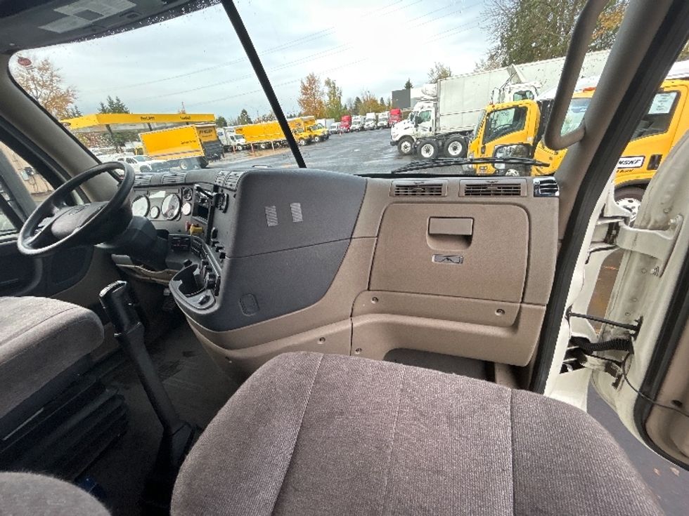 Sleeper Tractor-Heavy Duty Tractors-Freightliner-2020-Cascadia 12564ST-Clackamas-OR-510,195\n\t\tmiles-$ 55,500 - Image 14