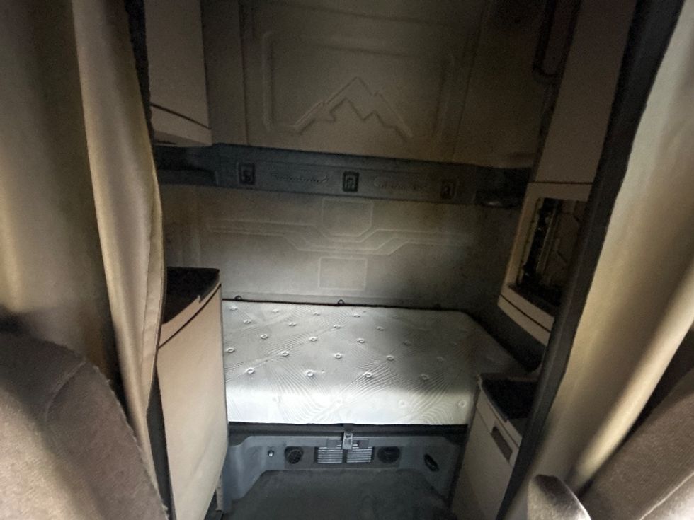 Sleeper Tractor-Heavy Duty Tractors-Freightliner-2020-Cascadia 12564ST-Clackamas-OR-510,195\n\t\tmiles-$ 55,500 - Image 16