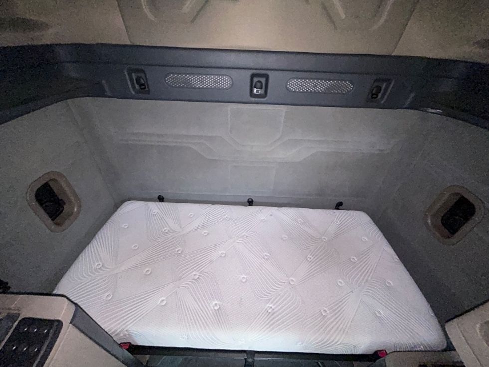 Sleeper Tractor-Heavy Duty Tractors-Freightliner-2020-Cascadia 12564ST-Clackamas-OR-510,195\n\t\tmiles-$ 55,500 - Image 17