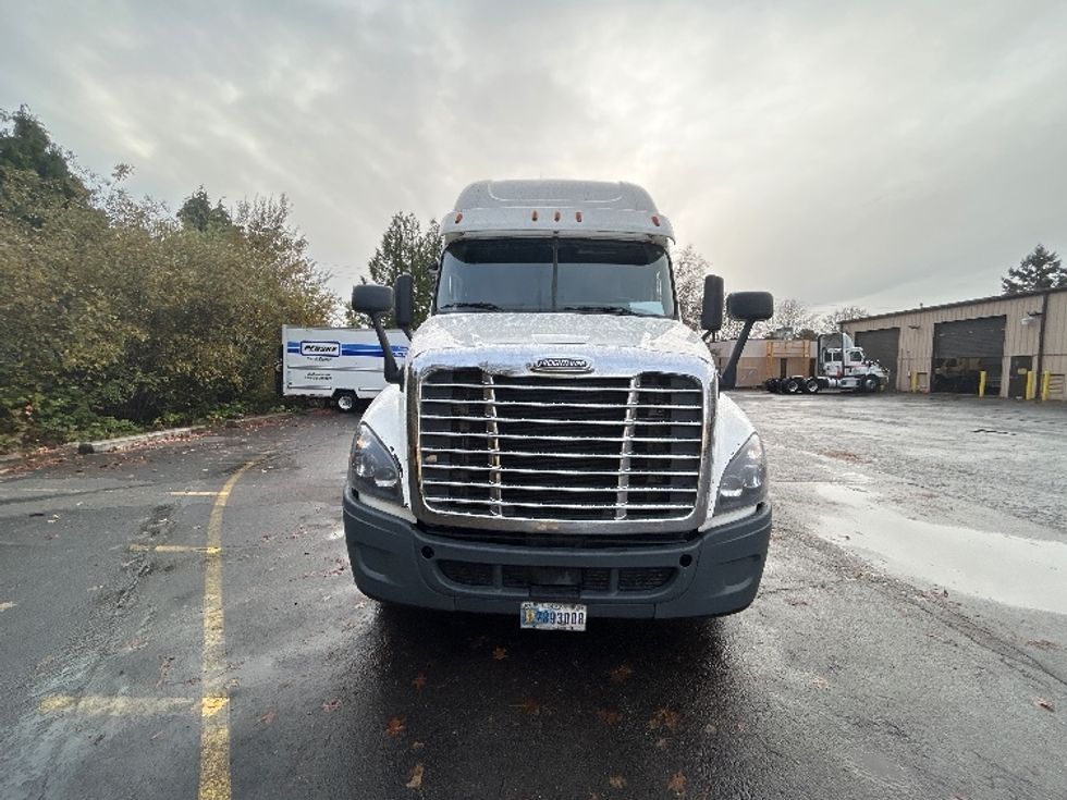 Sleeper Tractor-Heavy Duty Tractors-Freightliner-2020-Cascadia 12564ST-Clackamas-OR-510,195\n\t\tmiles-$ 55,500 - Image 2