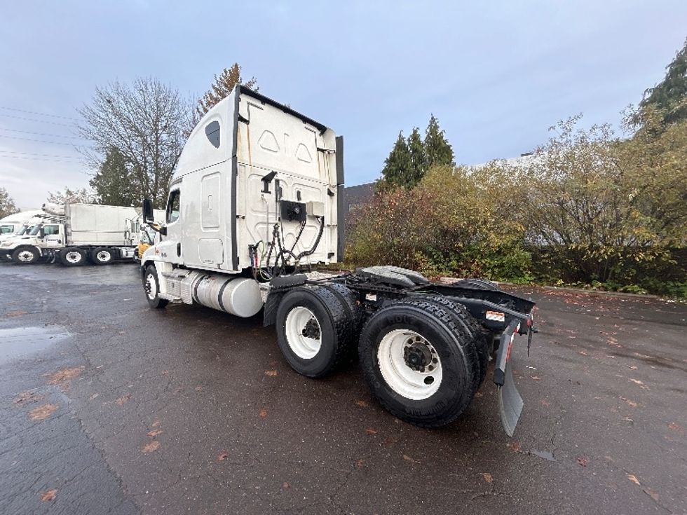 Sleeper Tractor-Heavy Duty Tractors-Freightliner-2020-Cascadia 12564ST-Clackamas-OR-510,195\n\t\tmiles-$ 55,500 - Image 5