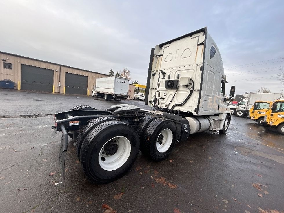 Sleeper Tractor-Heavy Duty Tractors-Freightliner-2020-Cascadia 12564ST-Clackamas-OR-510,195\n\t\tmiles-$ 55,500 - Image 7
