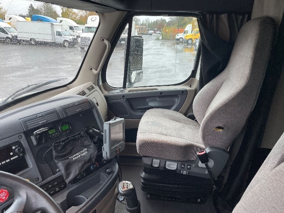 Sleeper Tractor-Heavy Duty Tractors-Freightliner-2020-Cascadia 12564ST-Clackamas-OR-511,451\n\t\tmiles-$ 53,750 - Image 10