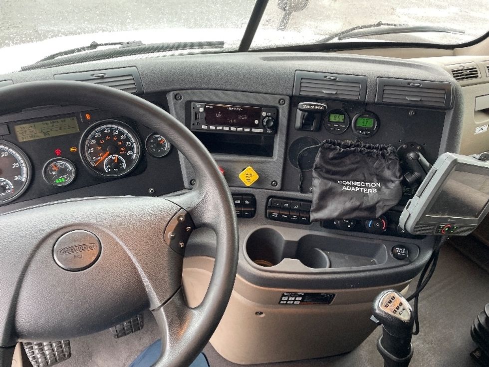 Sleeper Tractor-Heavy Duty Tractors-Freightliner-2020-Cascadia 12564ST-Clackamas-OR-511,451\n\t\tmiles-$ 53,750 - Image 12