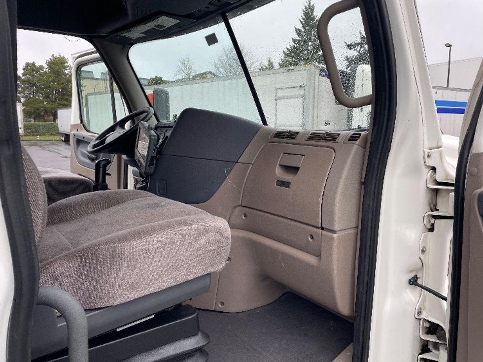 Sleeper Tractor-Heavy Duty Tractors-Freightliner-2020-Cascadia 12564ST-Clackamas-OR-511,451\n\t\tmiles-$ 53,750 - Image 13