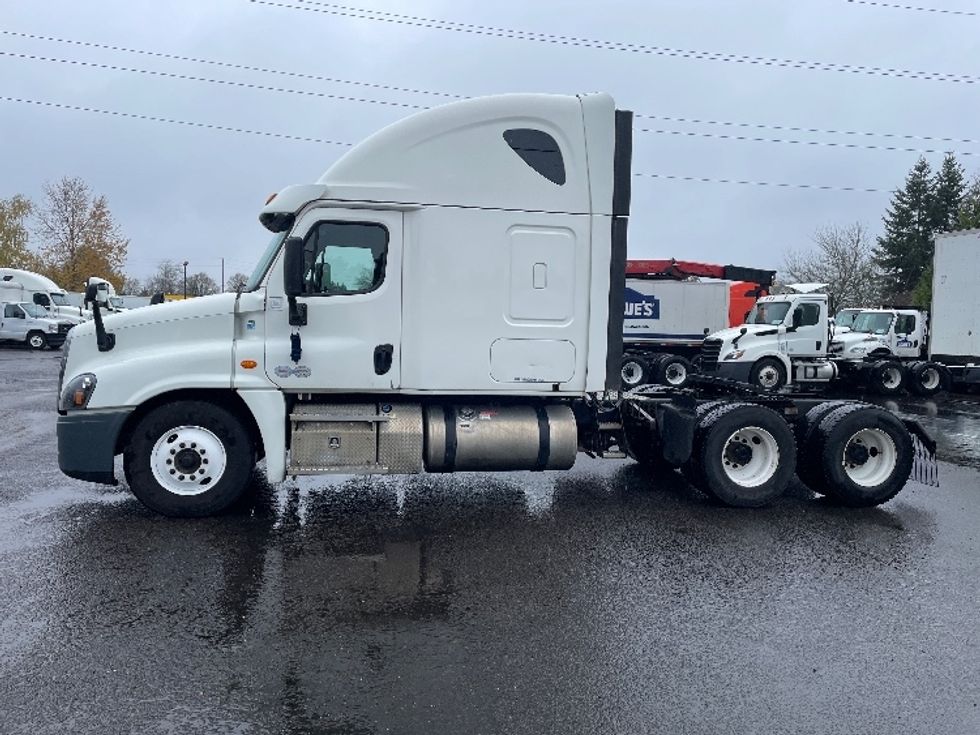 Sleeper Tractor-Heavy Duty Tractors-Freightliner-2020-Cascadia 12564ST-Clackamas-OR-511,451\n\t\tmiles-$ 53,750 - Image 4