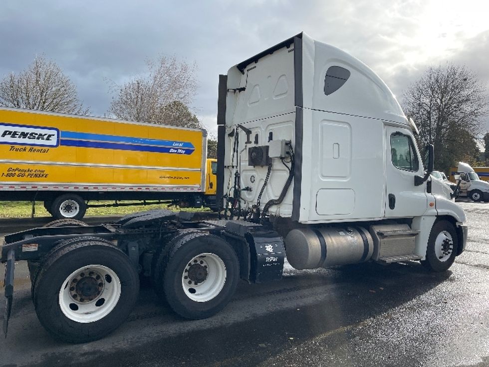 Sleeper Tractor-Heavy Duty Tractors-Freightliner-2020-Cascadia 12564ST-Clackamas-OR-511,451\n\t\tmiles-$ 53,750 - Image 5