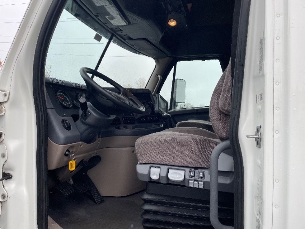 Sleeper Tractor-Heavy Duty Tractors-Freightliner-2020-Cascadia 12564ST-Clackamas-OR-511,451\n\t\tmiles-$ 53,750 - Image 9