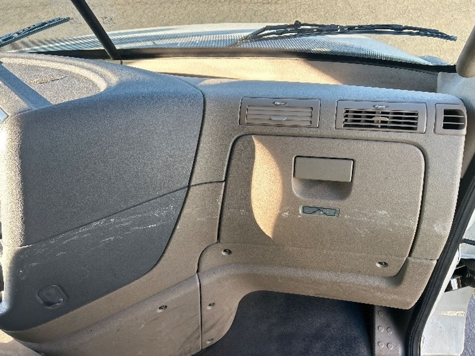 Sleeper Tractor-Heavy Duty Tractors-Freightliner-2020-Cascadia 12564ST-Clackamas-OR-607,217\n\t\tmiles-$ 43,750 - Image 14