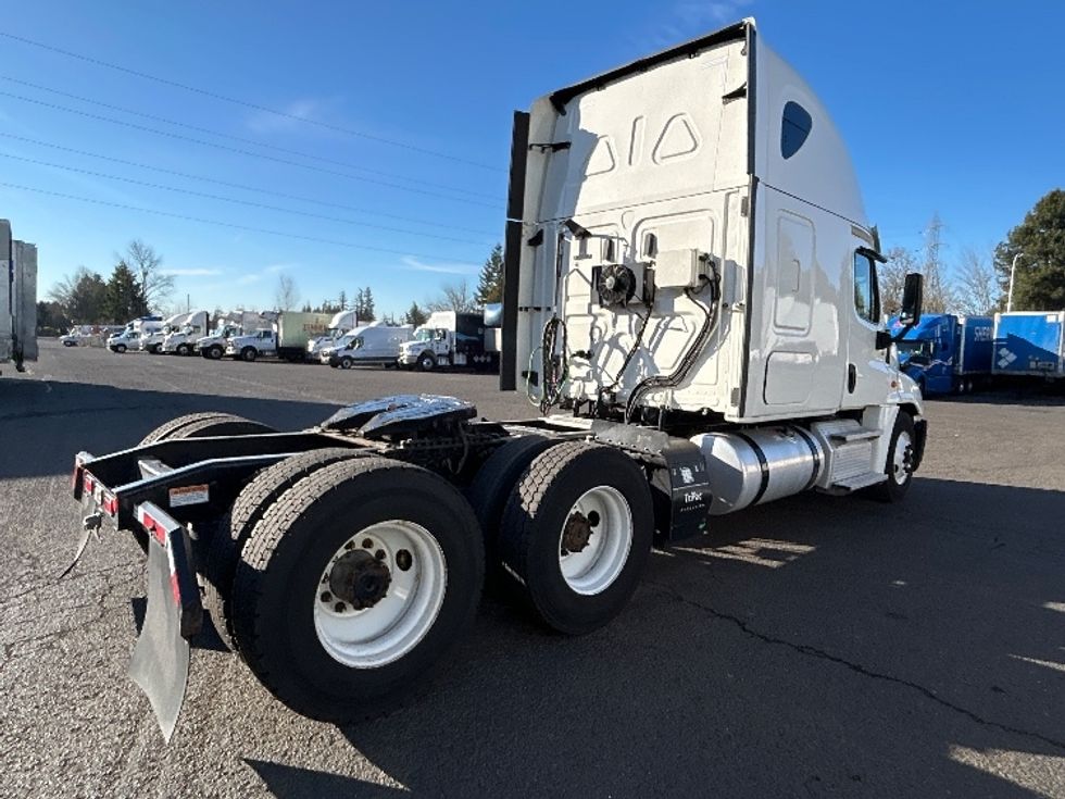 Sleeper Tractor-Heavy Duty Tractors-Freightliner-2020-Cascadia 12564ST-Clackamas-OR-607,217\n\t\tmiles-$ 43,750 - Image 7