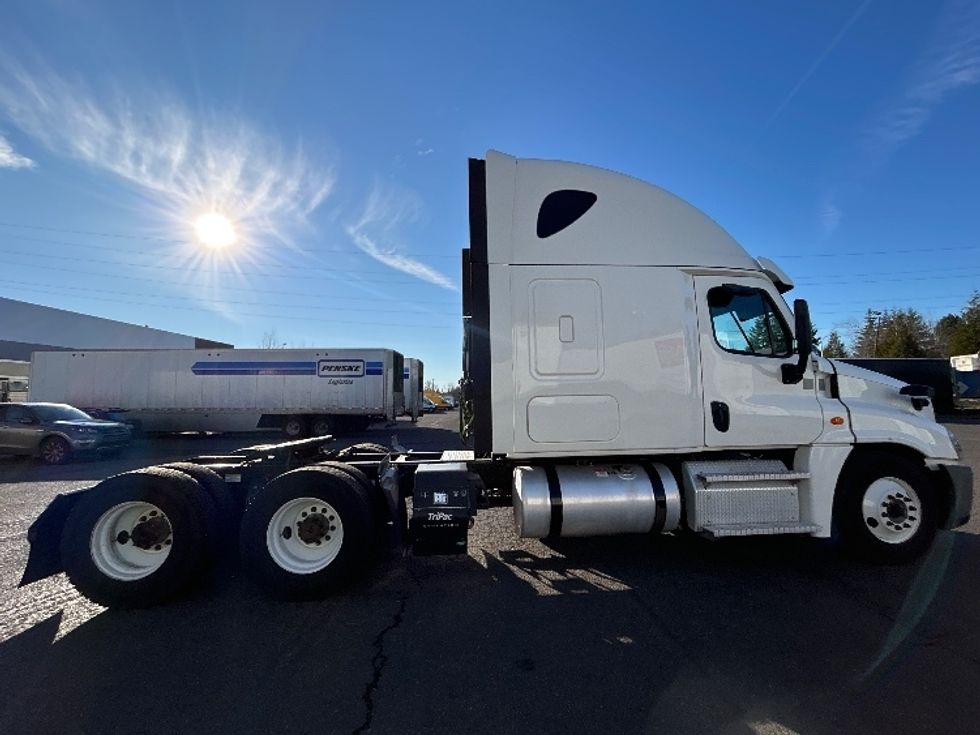 Sleeper Tractor-Heavy Duty Tractors-Freightliner-2020-Cascadia 12564ST-Clackamas-OR-607,217\n\t\tmiles-$ 43,750 - Image 8