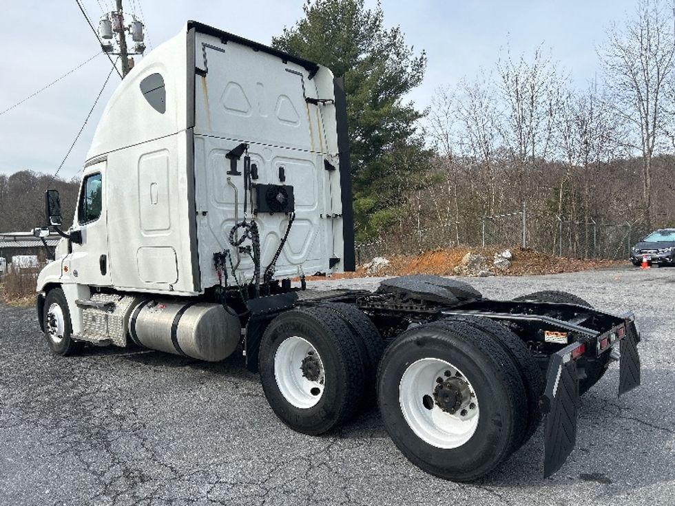 Sleeper Tractor-Heavy Duty Tractors-Freightliner-2020-Cascadia 12564ST-Cleveland-TN-267,390\n\t\tmiles-$ 68,000 - Image 5