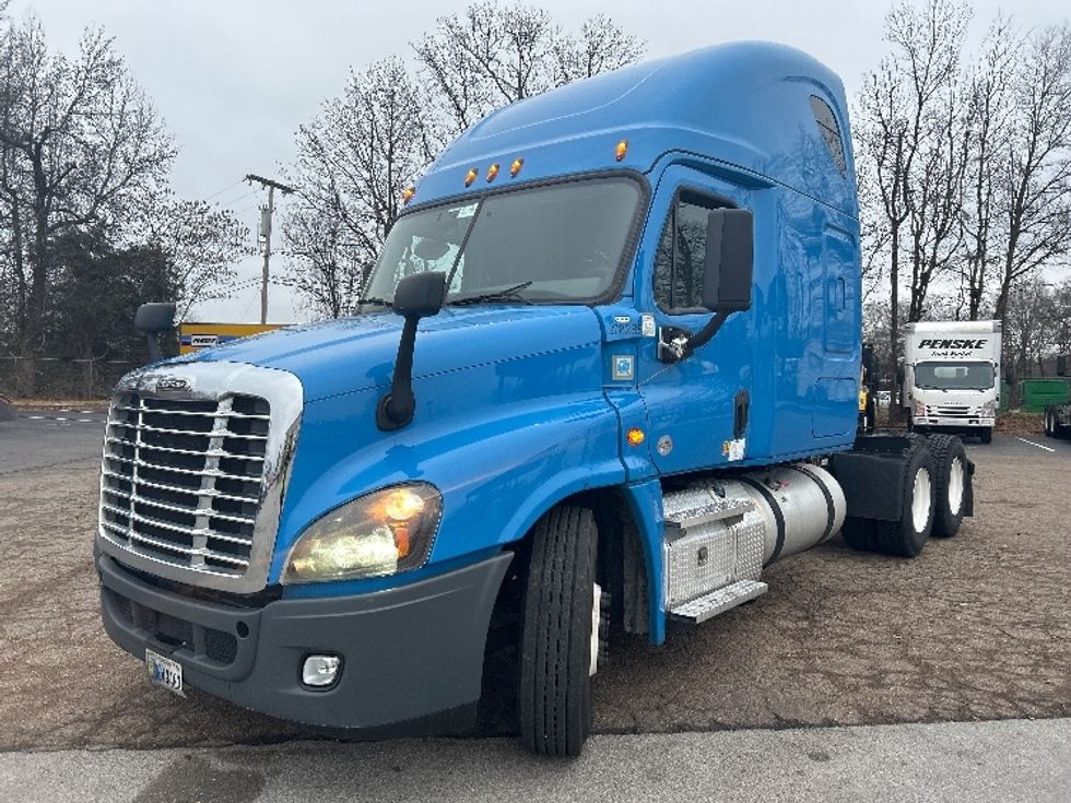 Sleeper Tractor-Heavy Duty Tractors-Freightliner-2020-Cascadia 12564ST-Cleveland-TN-635,796\n\t\tmiles-$ 39,000 - Image 3