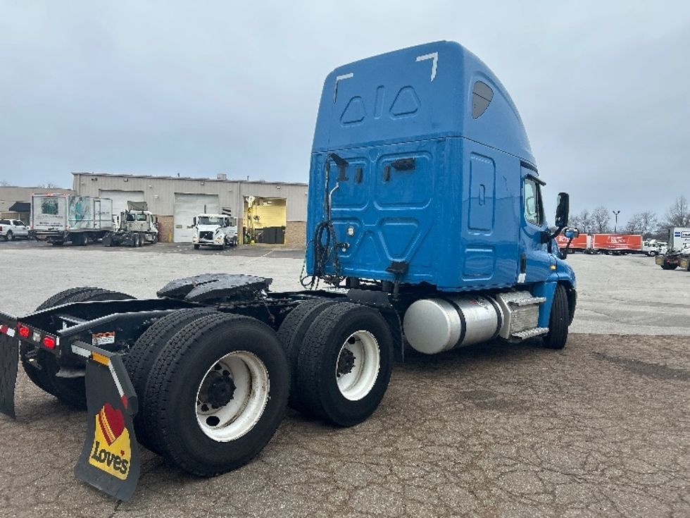 Sleeper Tractor-Heavy Duty Tractors-Freightliner-2020-Cascadia 12564ST-Cleveland-TN-635,796\n\t\tmiles-$ 39,000 - Image 7