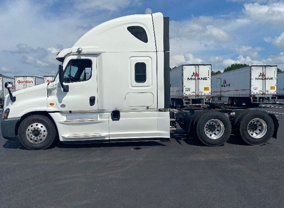Sleeper Tractor-Heavy Duty Tractors-Freightliner-2020-Cascadia 12564ST-Concord-NC-442,045\n\t\tmiles-$ 67,000 - Image 4