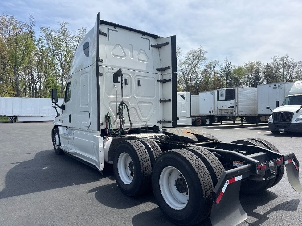 Sleeper Tractor-Heavy Duty Tractors-Freightliner-2020-Cascadia 12564ST-Cranbury-NJ-427,630\n\t\tmiles-$ 54,750 - Image 5