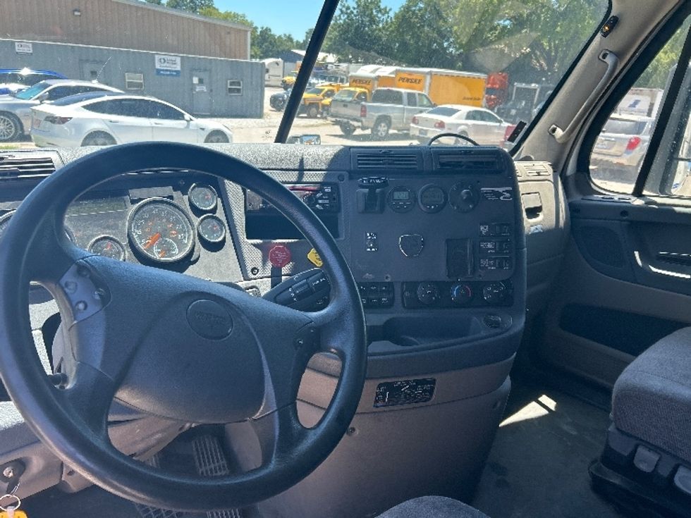 Sleeper Tractor-Heavy Duty Tractors-Freightliner-2020-Cascadia 12564ST-Dallas-TX-409,328\n\t\tmiles-$ 70,000 - Image 10