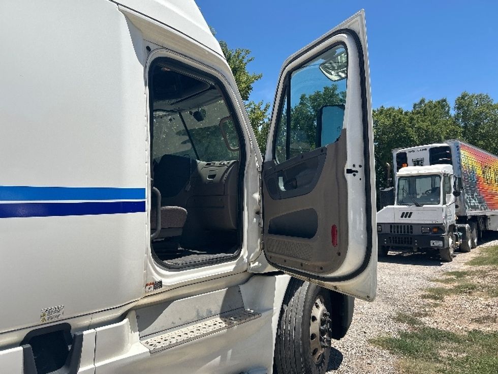 Sleeper Tractor-Heavy Duty Tractors-Freightliner-2020-Cascadia 12564ST-Dallas-TX-409,328\n\t\tmiles-$ 70,000 - Image 13
