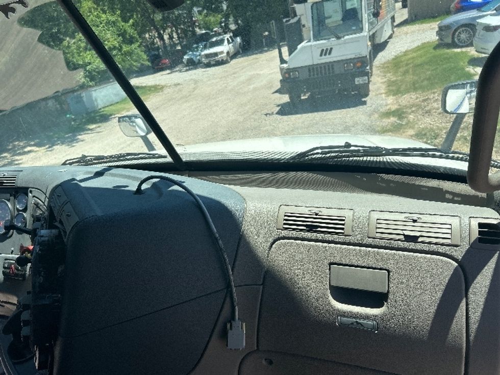 Sleeper Tractor-Heavy Duty Tractors-Freightliner-2020-Cascadia 12564ST-Dallas-TX-409,328\n\t\tmiles-$ 70,000 - Image 14