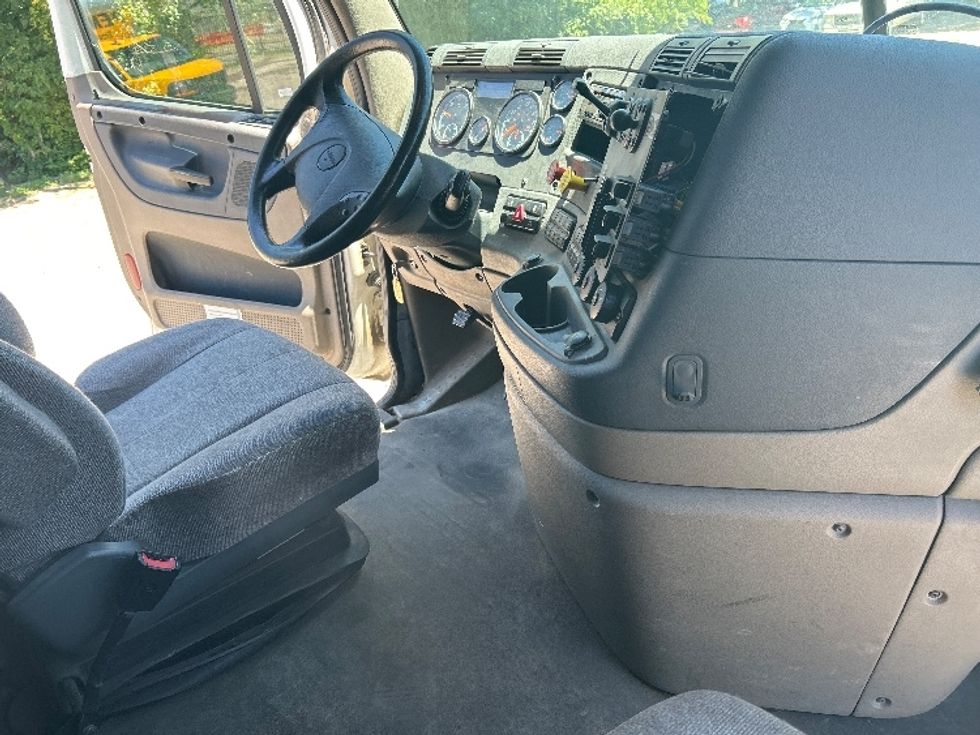 Sleeper Tractor-Heavy Duty Tractors-Freightliner-2020-Cascadia 12564ST-Dallas-TX-409,328\n\t\tmiles-$ 70,000 - Image 15