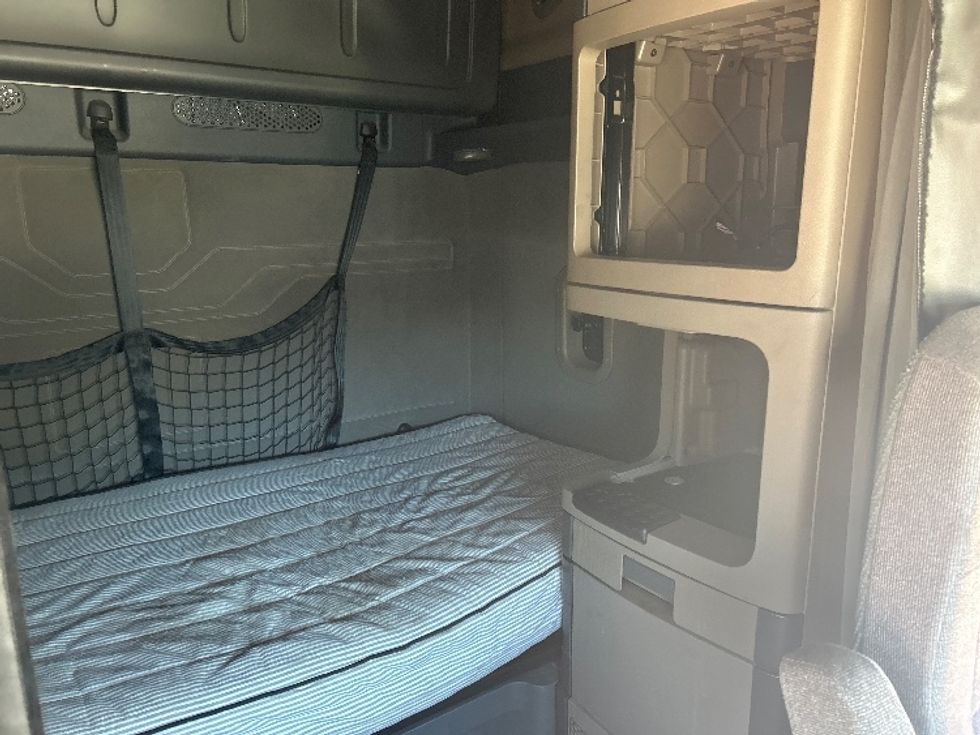 Sleeper Tractor-Heavy Duty Tractors-Freightliner-2020-Cascadia 12564ST-Dallas-TX-409,328\n\t\tmiles-$ 70,000 - Image 16
